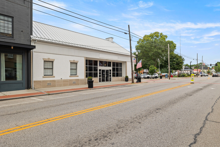 39 S Main St, Johnstown, OH for rent - Building Photo - Image 2 of 27