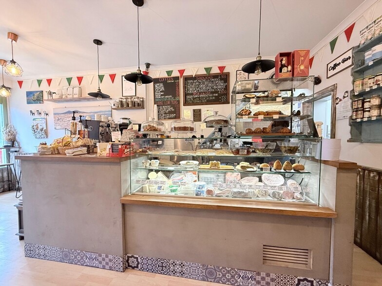 99 Northfield Ave, London for sale - Building Photo - Image 1 of 1