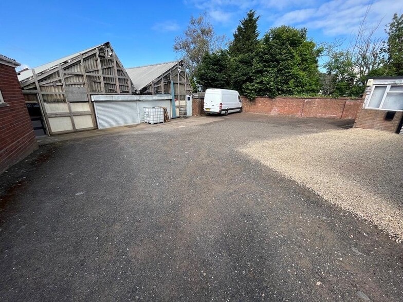 153 Powke Ln, Rowley Regis to rent - Building Photo - Image 3 of 8