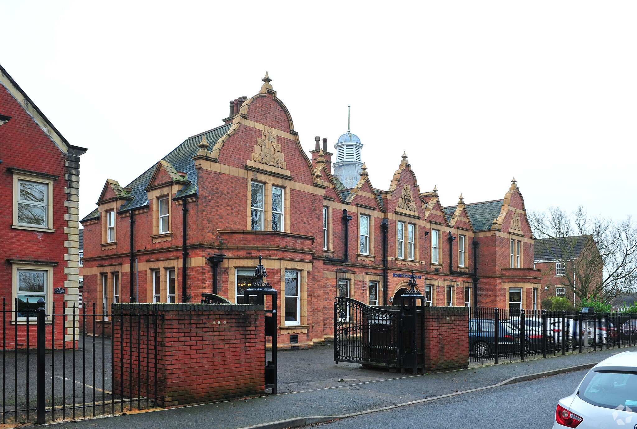Barnsley Hall Rd, Bromsgrove for sale Primary Photo- Image 1 of 1