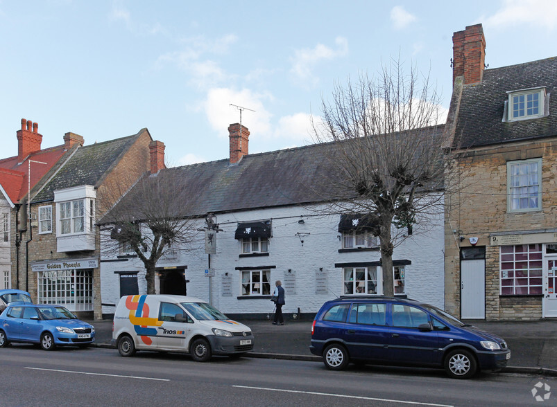 7A High St, Higham Ferrers for rent - Primary Photo - Image 1 of 2