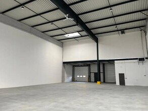 6 Avenue Du Vert Galant, SAINT-OUEN-L'AUMONE to rent Interior Photo- Image 1 of 8