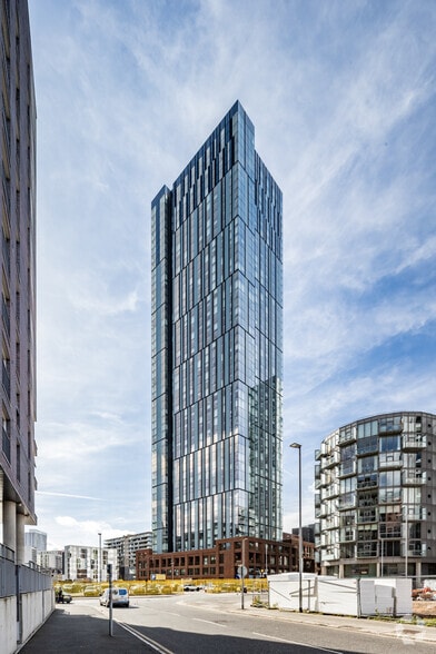 Colliers Yard, Salford to rent - Building Photo - Image 2 of 3