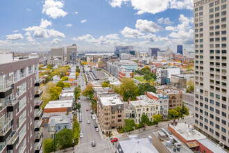 600 Rue Sherbrooke E E, Montréal, QC - aerial  map view