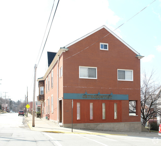 494 Center Ave, Verona, PA for rent - Building Photo - Image 2 of 2