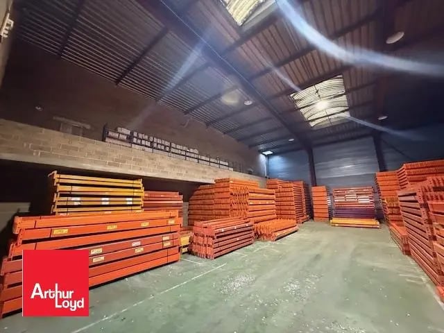 Vente Local d'activités 3 050 m² - Photo 1
