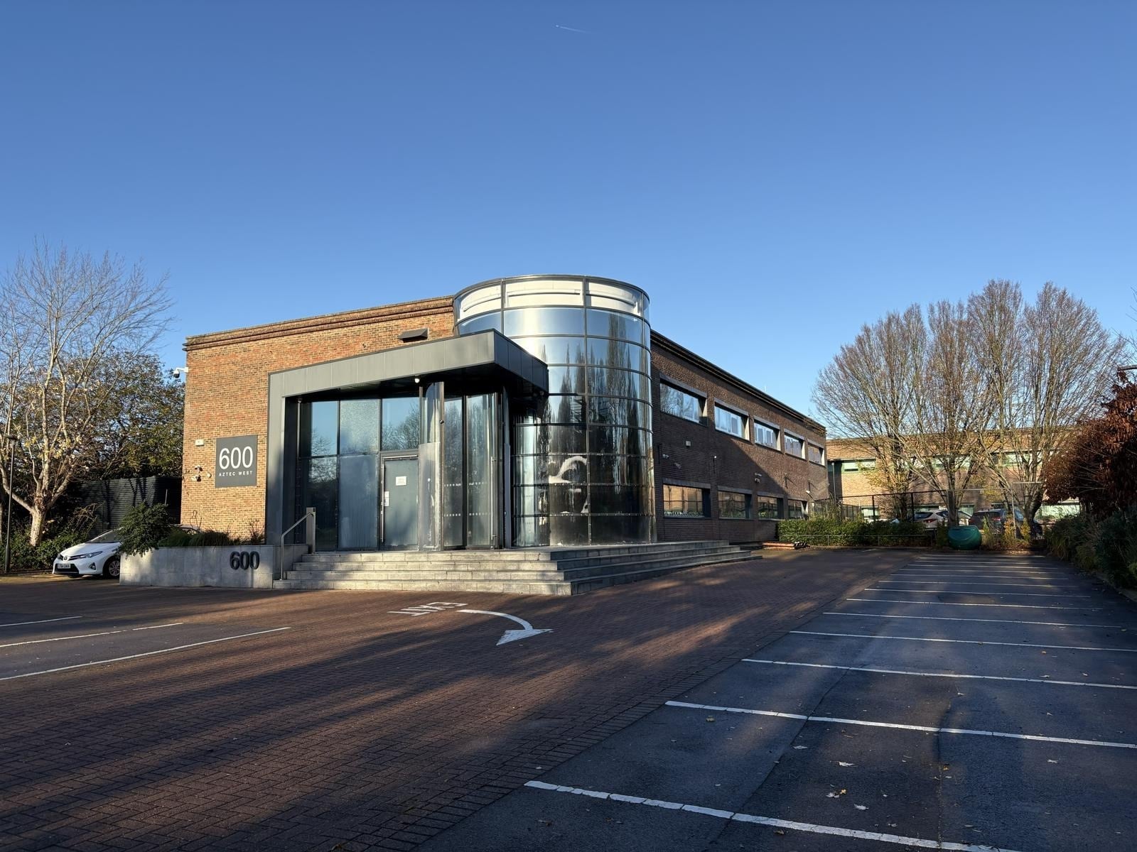 600 Park Ave, Almondsbury to rent Building Photo- Image 1 of 5