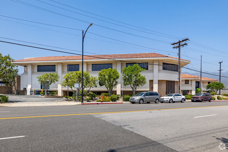 2711-2717 Winona Ave, Burbank, CA for rent - Building Photo - Image 2 of 30