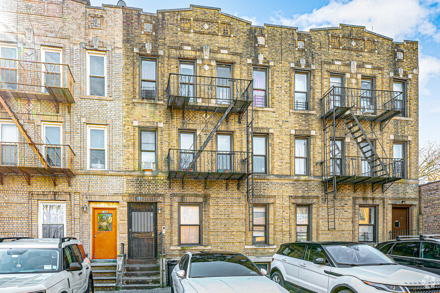 192 Lawrence Ave, Brooklyn, NY for sale - Primary Photo - Image 1 of 8