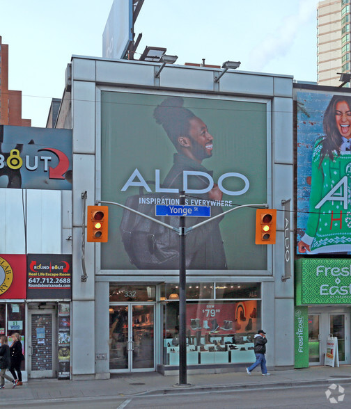 332 Yonge Street Toronto, Toronto, ON for sale - Primary Photo - Image 1 of 3