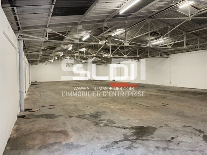 Light Industrial in Villeurbanne to rent - Interior Photo - Image 2 of 8