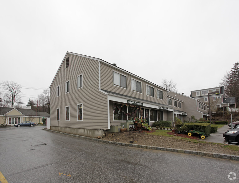 15-19 Danbury Rd, Ridgefield, CT for rent - Building Photo - Image 2 of 2