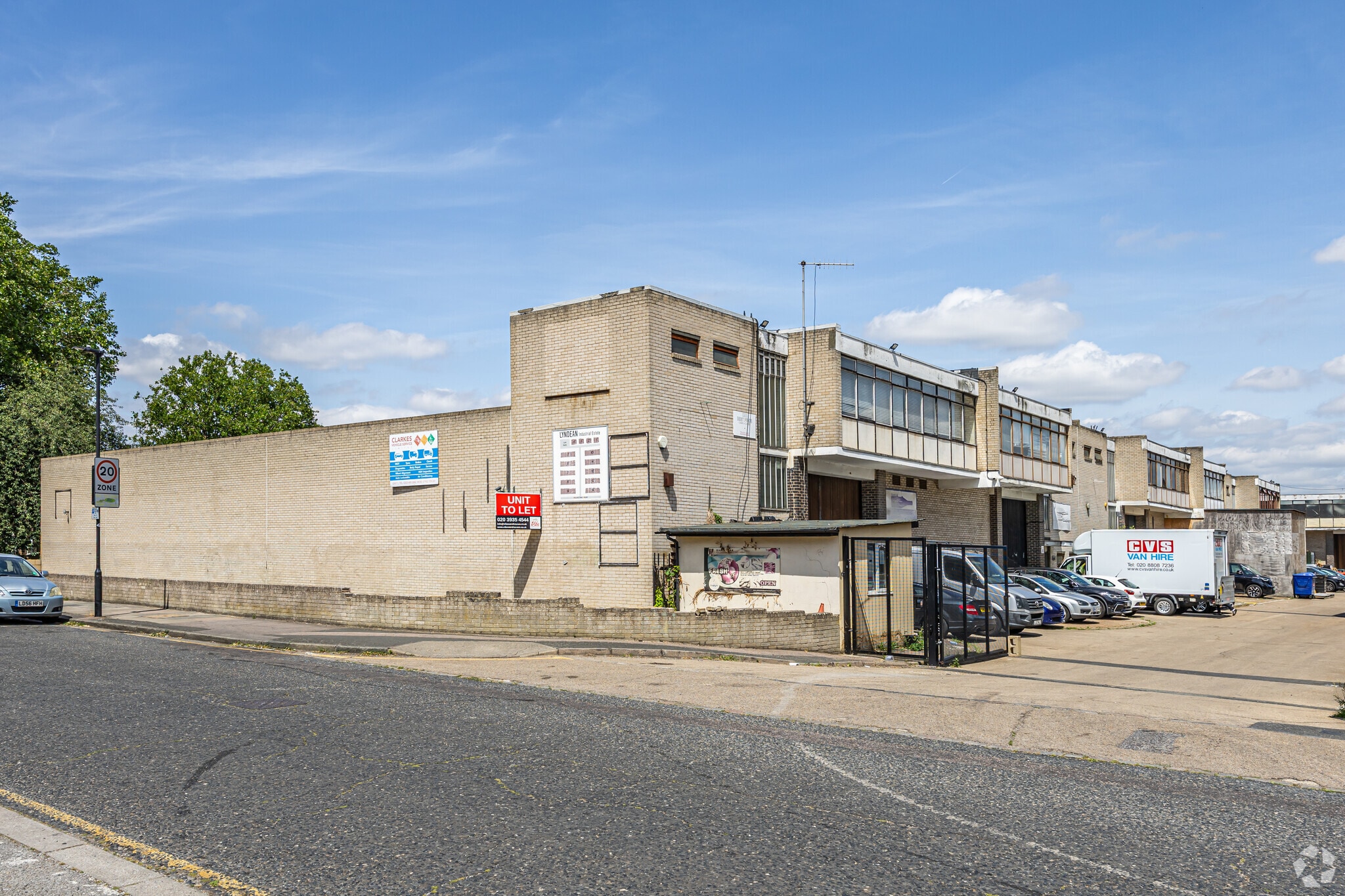 Felixstowe Rd, London to rent Building Photo- Image 1 of 9