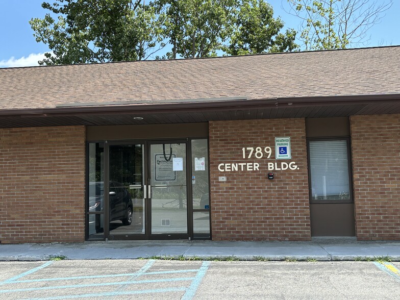 1789 Us-9, Clifton Park, NY for rent - Building Photo - Image 1 of 13