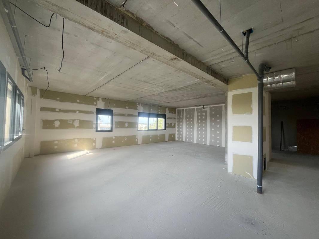 Light Industrial in Montauban for sale Interior Photo- Image 1 of 2