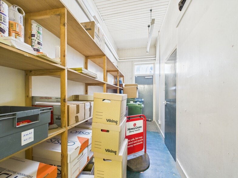 2 Cawdor St, Nairn to rent - Interior Photo - Image 2 of 7