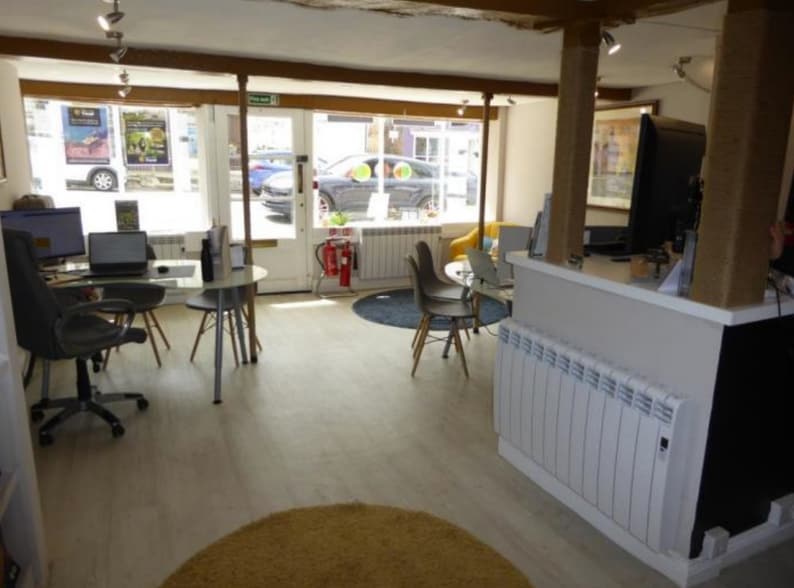 22 West St, Alresford to rent - Interior Photo - Image 2 of 7