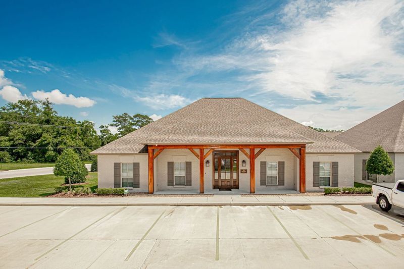 16044 Highway 73, Prairieville, LA for sale - Primary Photo - Image 1 of 19