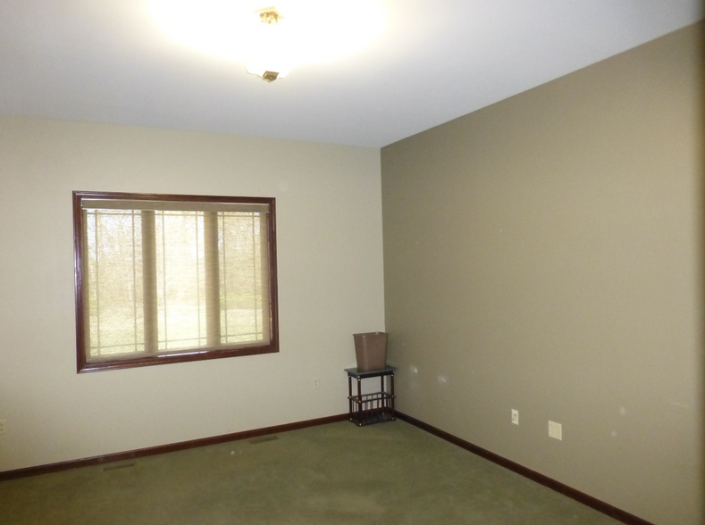 3601 McDonough St, Joliet, IL for rent - Building Photo - Image 3 of 3