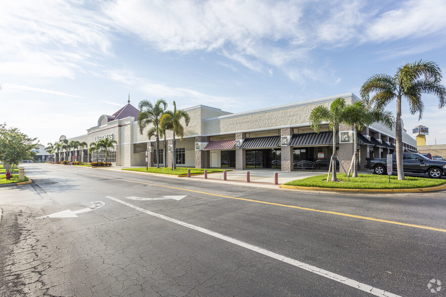 2301 Del Prado Blvd S, Cape Coral, FL for sale - Primary Photo - Image 1 of 1