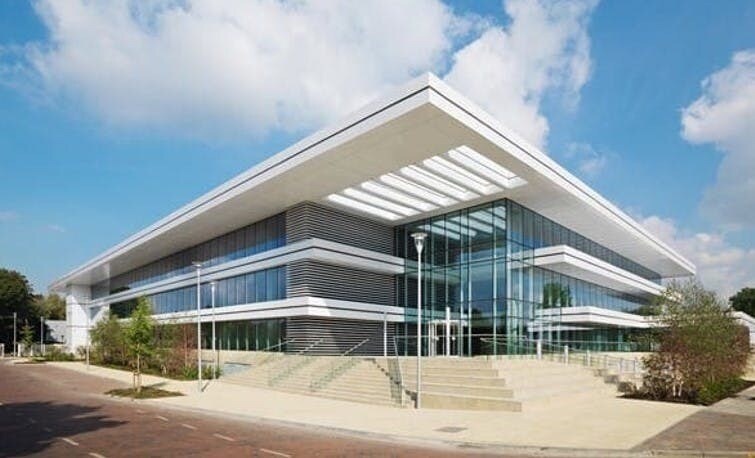 1 Bridge St, Staines to rent - Building Photo - Image 2 of 8