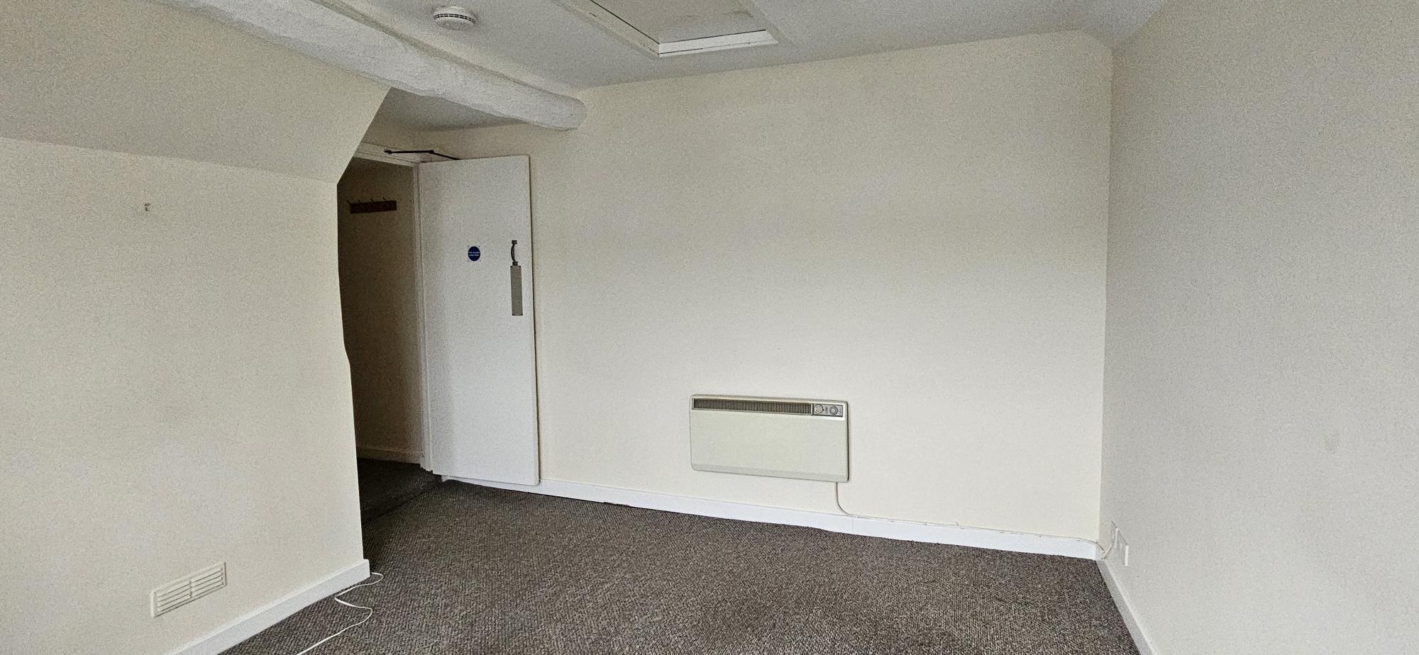 10-10B Mill St, Cannock to rent Interior Photo- Image 1 of 2