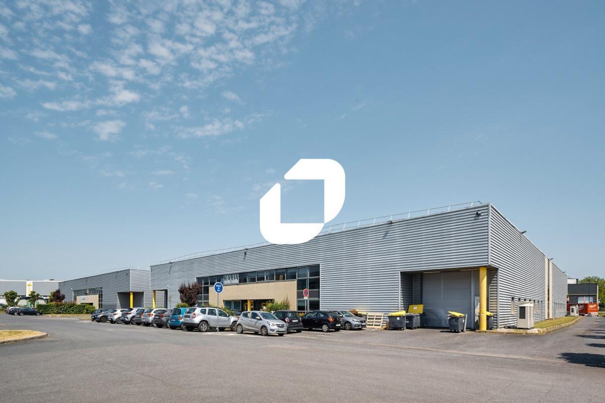 Industrial in Le Mesnil-Amelot to rent Building Photo- Image 1 of 7