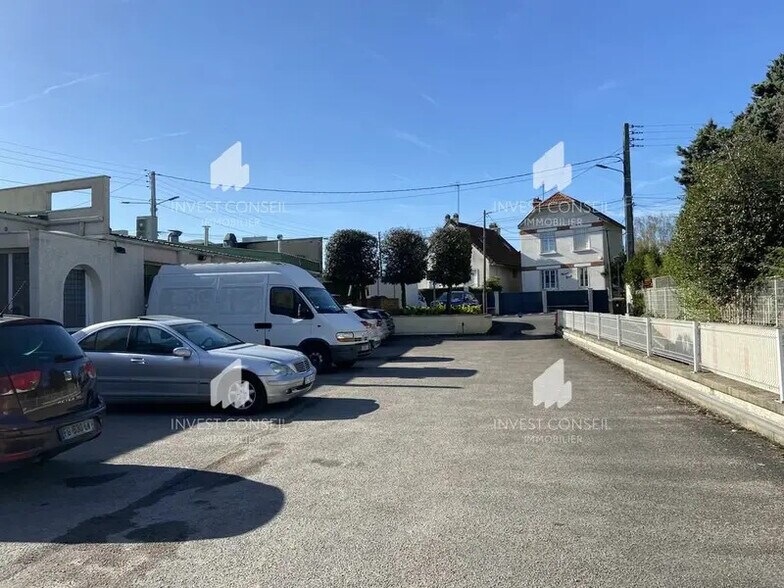 2 Rue Du Val D'Or, Cormeilles-en-Parisis to rent - Building Photo - Image 2 of 4