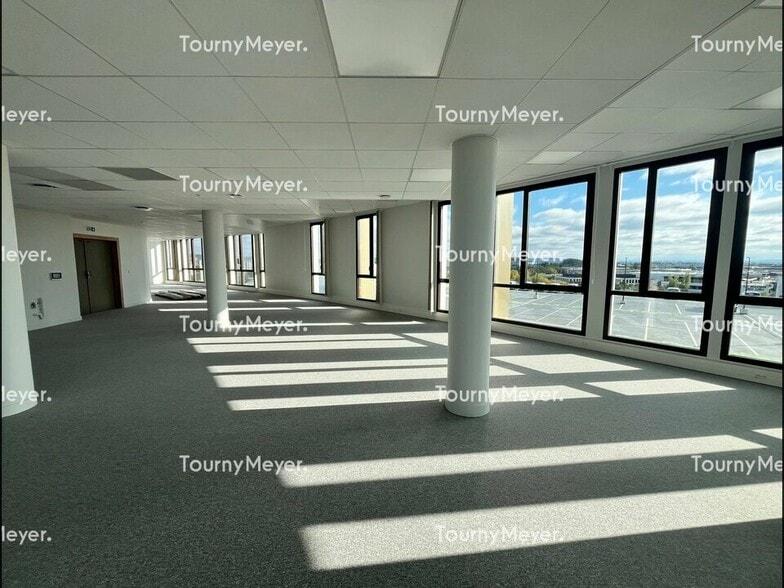 Office in Toulouse for sale - Building Photo - Image 3 of 12