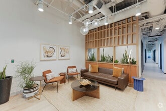 15051 N Kierland Blvd, Scottsdale, AZ to rent Lobby- Image 1 of 14