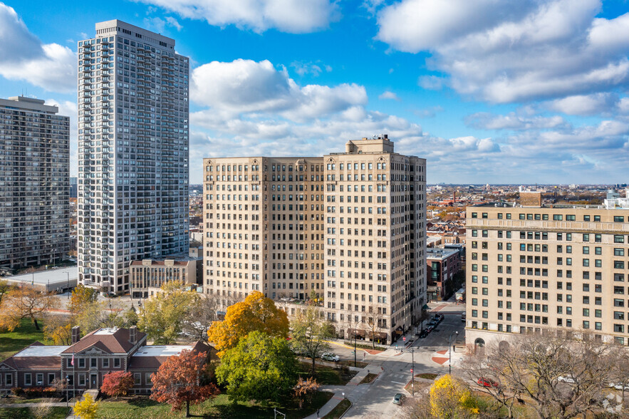 2000 N Lincoln Park W, Chicago, IL for rent - Building Photo - Image 3 of 9