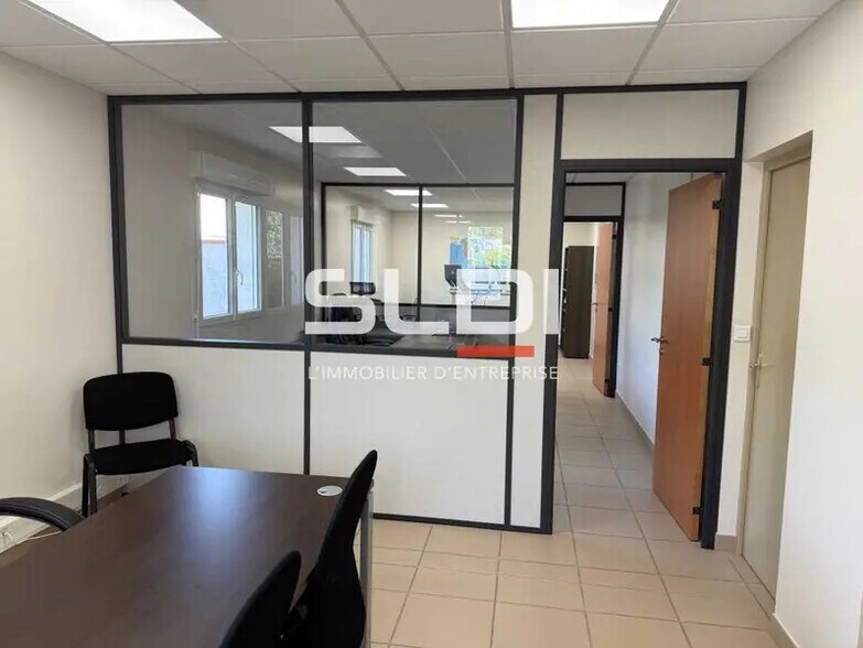 Office in Toussieu to rent - Interior Photo - Image 2 of 16