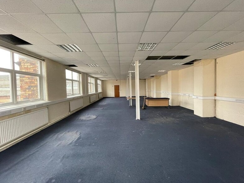 High St, Stoke On Trent to rent - Building Photo - Image 3 of 5