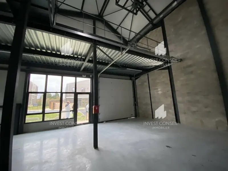 Light Industrial in Groslay to rent Interior Photo- Image 1 of 10