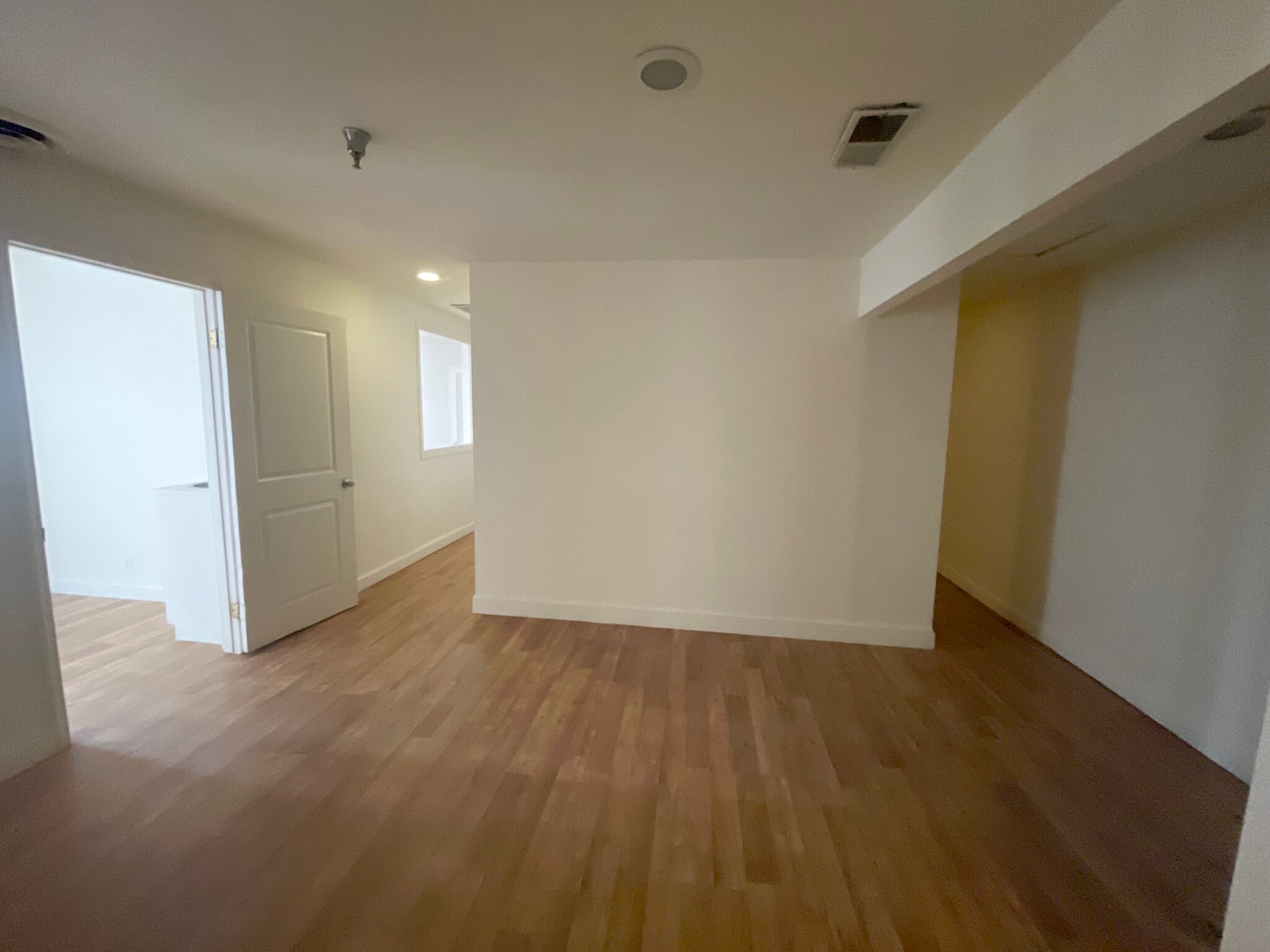 3200 Santa Monica Blvd, Santa Monica, CA for rent Building Photo- Image 1 of 12