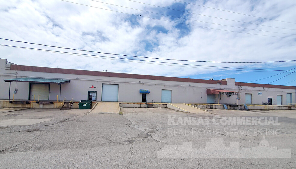 929 SW University Blvd, Topeka, KS for rent - Building Photo - Image 1 of 11