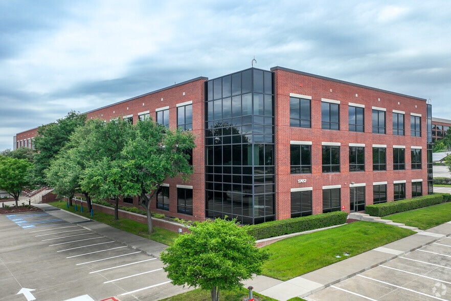 Waterview 190 North & South portfolio of 2 properties for sale on LoopNet.co.uk - Primary Photo - Image 2 of 2