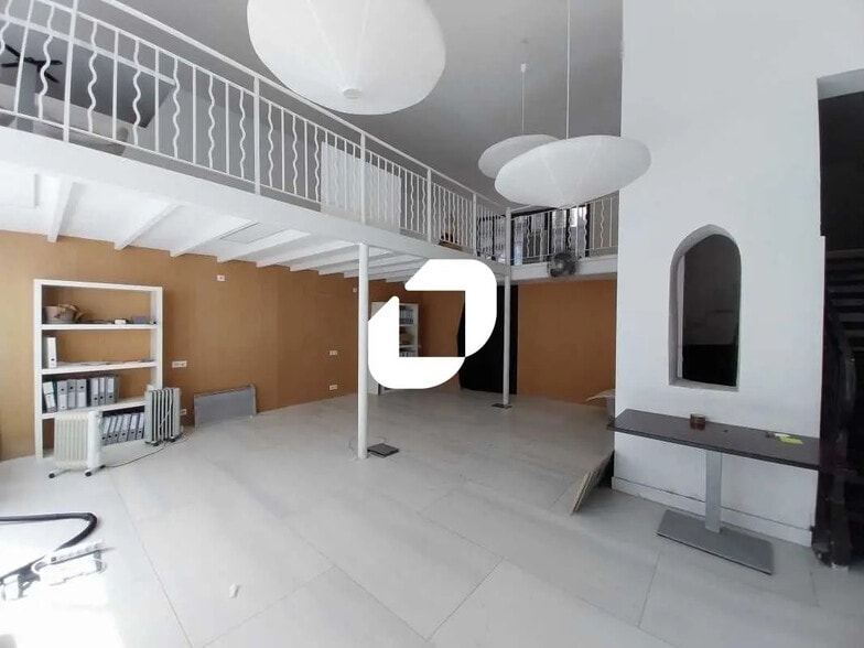 Retail in Bordeaux for sale - Interior Photo - Image 1 of 7