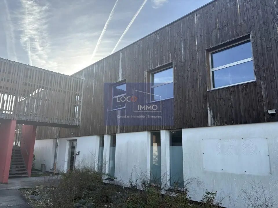 Location Bureaux 278 m² - Photo 1