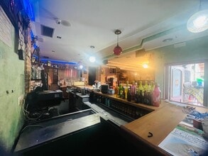 Retail in Ponferrada, León to rent Interior Photo- Image 2 of 12