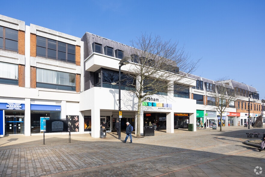 38 Osborn Rd, Fareham to rent - Building Photo - Image 3 of 35