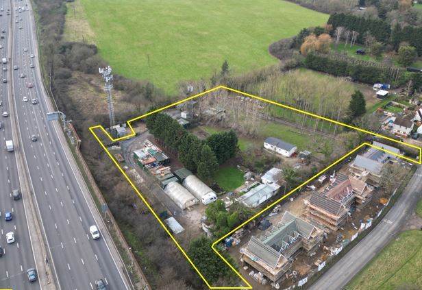 Crown Hl, Waltham Abbey for sale - Primary Photo - Image 1 of 1