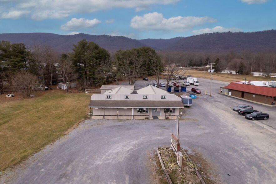 77 Path Valley Rd, Fort Loudon 17224 UK