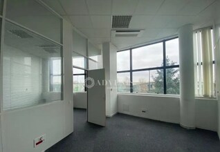 Office in Champigny-sur-Marne to rent Interior Photo- Image 1 of 11