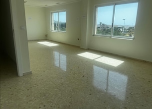 Office in Elche, Alicante to rent Interior Photo- Image 2 of 5