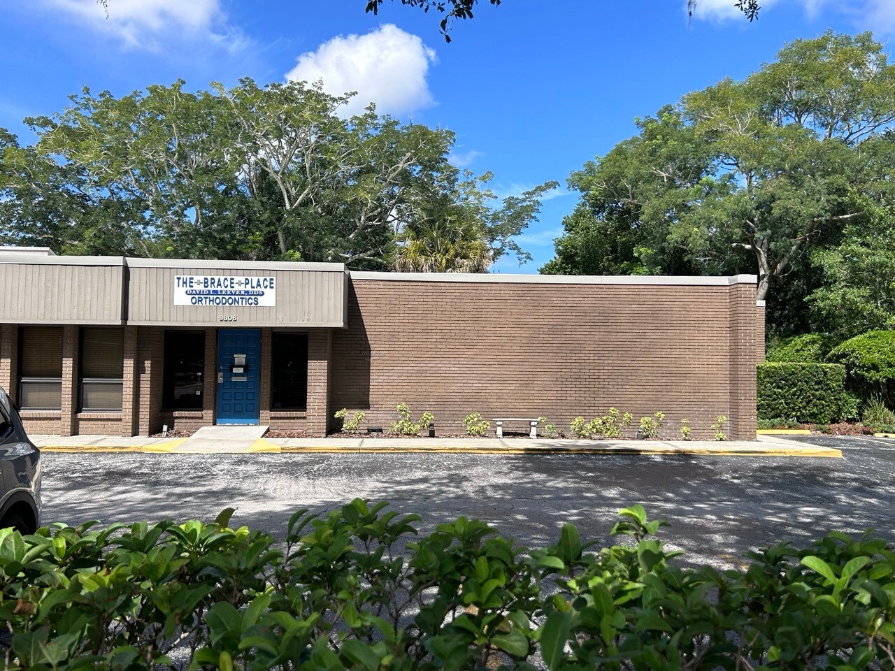 9806 N 56th St, Temple Terrace, FL for rent Building Photo- Image 1 of 12