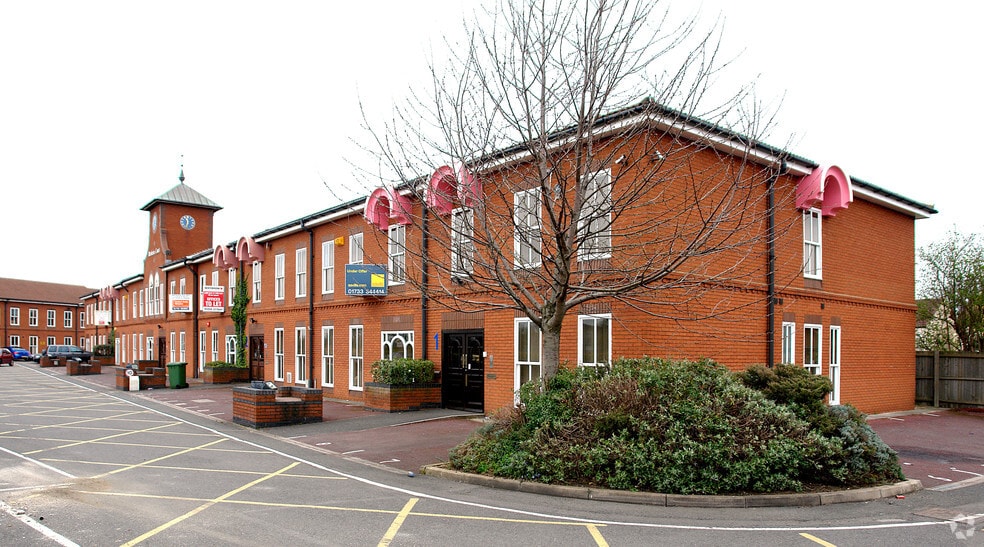 Peppercorn Clos, Peterborough for sale - Building Photo - Image 2 of 23