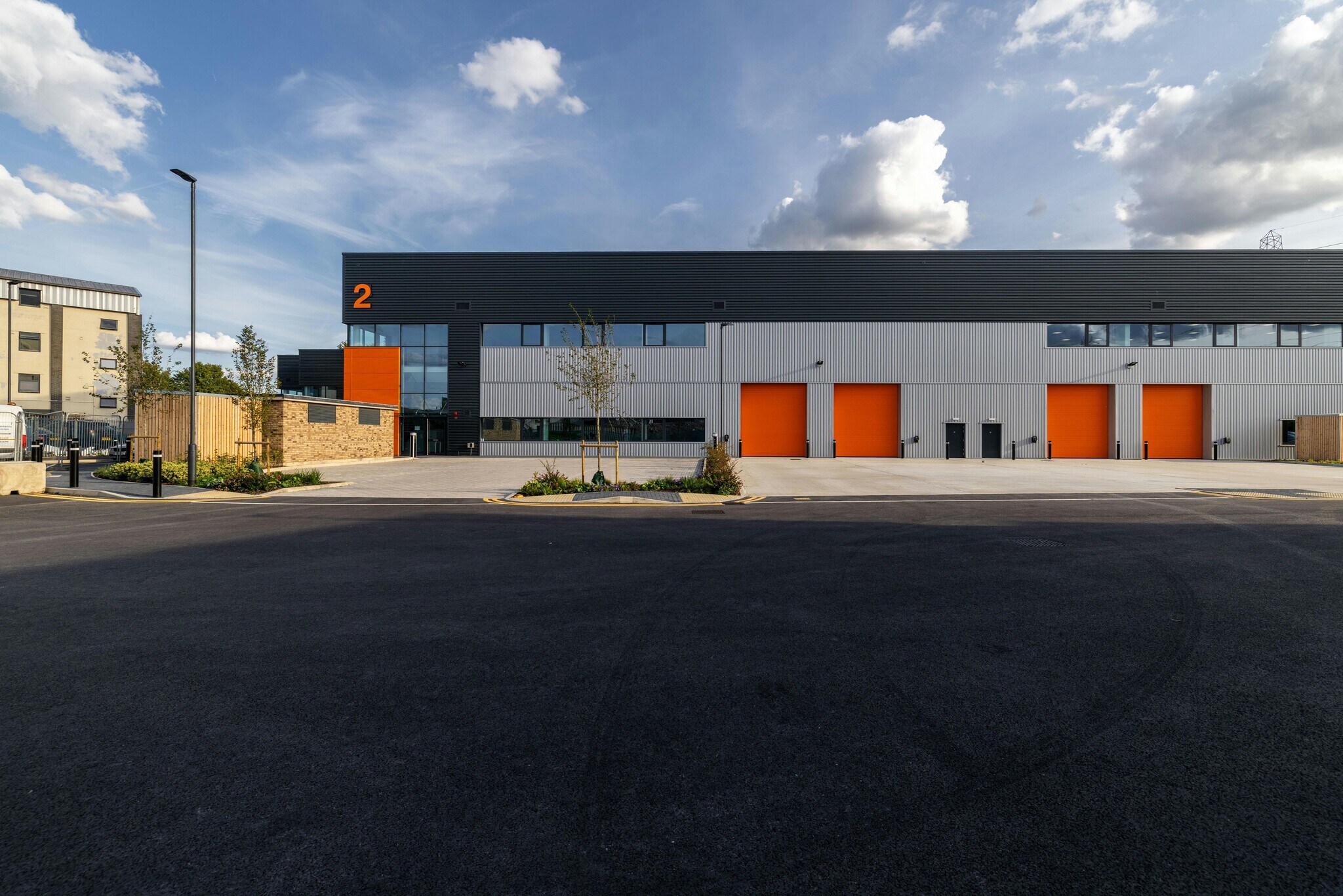 Roding Ln S, Woodford Green to rent Building Photo- Image 1 of 91