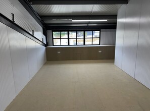 Buckle St, Temple Guiting to rent Interior Photo- Image 2 of 4
