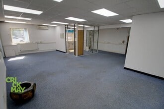 Bridge Rd, Haywards Heath to rent Interior Photo- Image 1 of 2